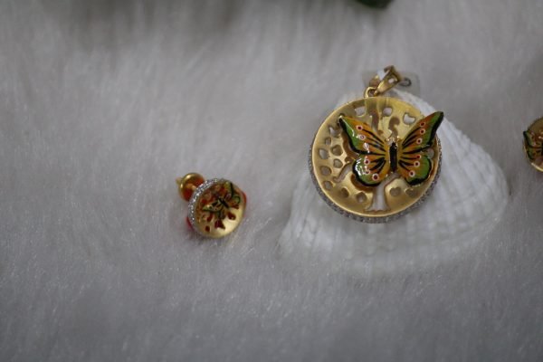 Gold Pendant Set For Ladies - Image 2