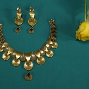 a gold necklace