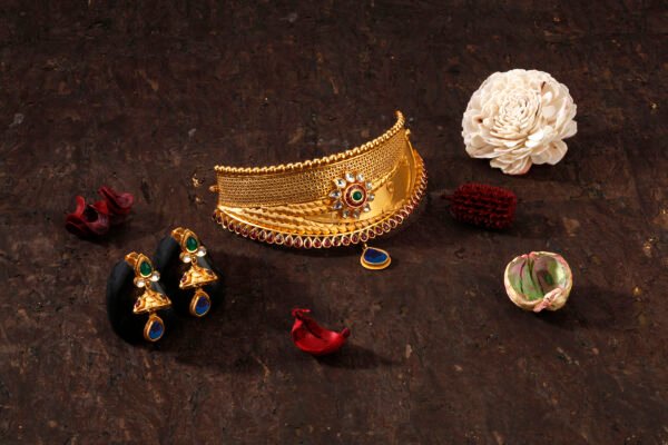 gold necklace designs for women latest