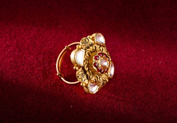 gold ring with dimonds