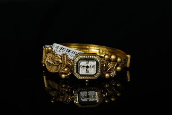 ladies watch in gold