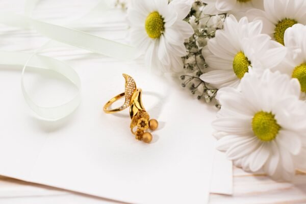 leaf design gold ring