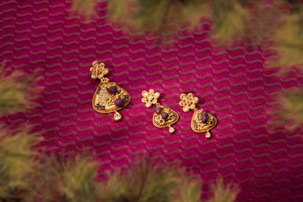 pendent set