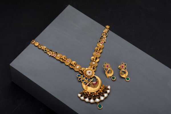 prestigious gold necklace