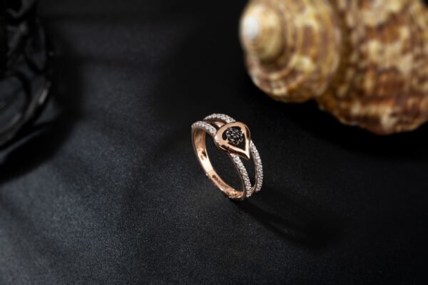 ring design with diamonds