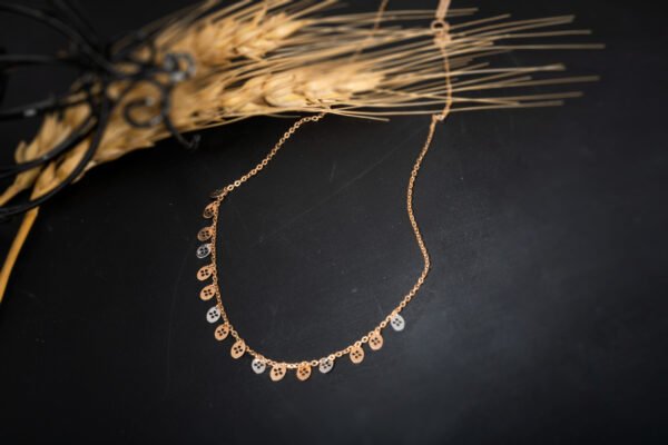 stylish women's gold jewelry