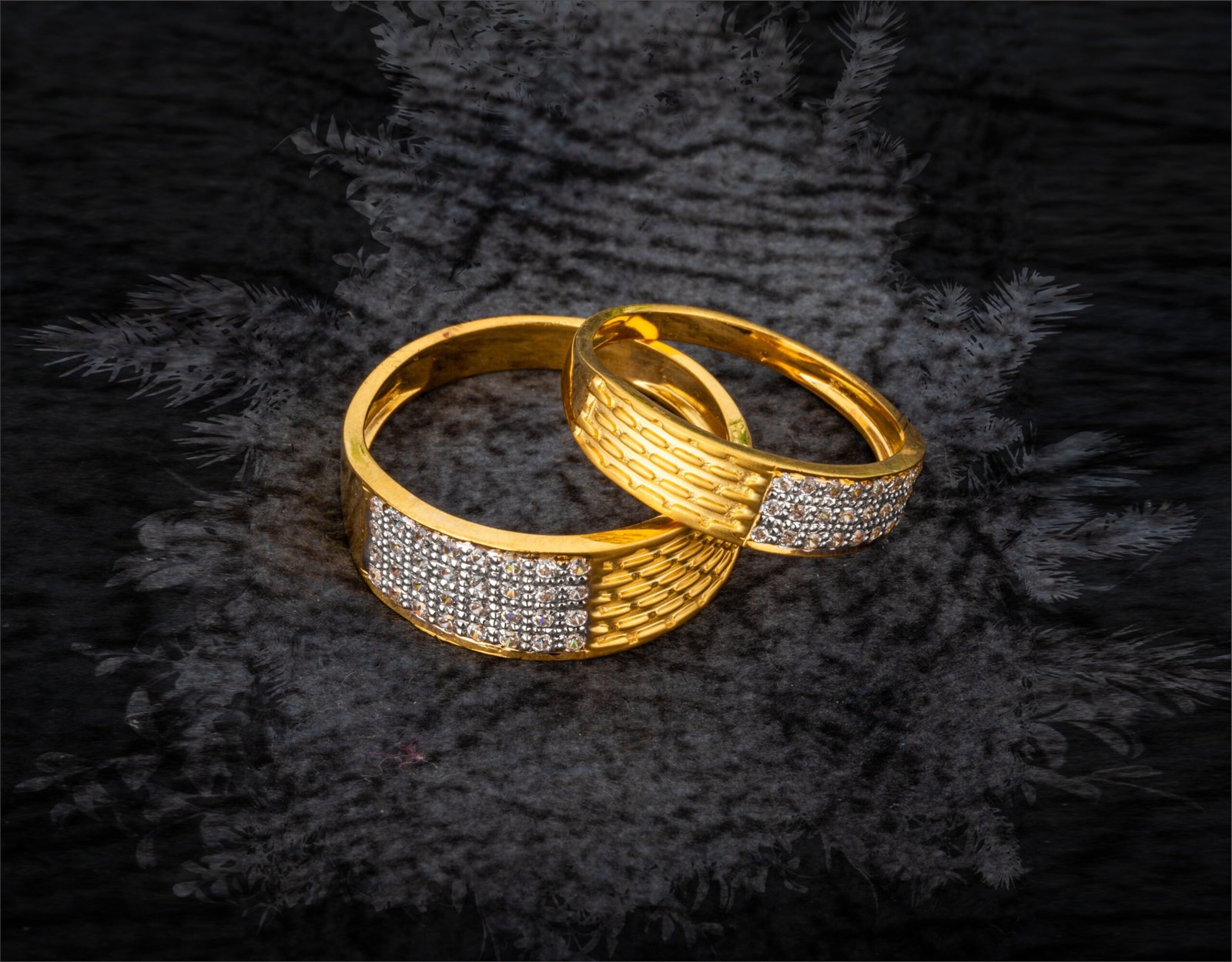 gold couple ring design